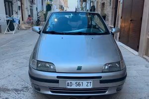 Automobile punto cabrio