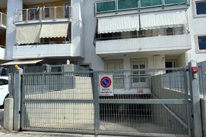 garage di 20mq a valenzano in zona villa carducci