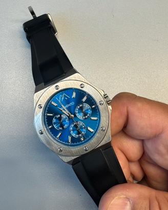 Orologio Memento sfondo blu