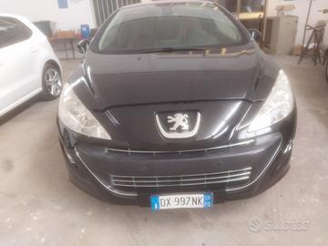 Peugeot 308 2.0 HDi 136CV CC aut. Féline