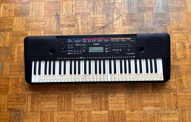 Tastiera Yamaha PSR-E263 + supporto