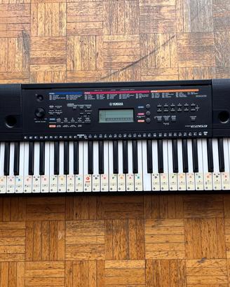 Tastiera Yamaha PSR-E263 + supporto