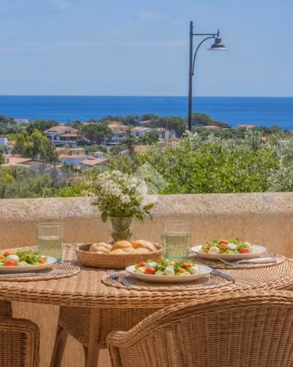 VILLA A SCHIERA D'ANGOLO A OLBIA