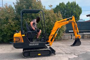 E300- ESCAVATORE YANMAR B15