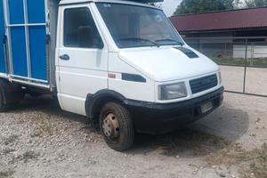 Furgone 2 cavalli iveco patente b
