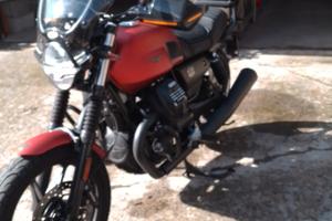 Moto Guzzi V7 IV - 2021