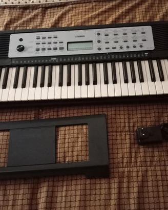 PIANOLA YAMAHA