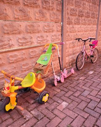 Bicicletta, triciclo, monopattini