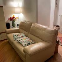 Divano in pelle beige elegante - 2 metri