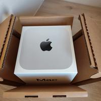 Apple Mac mini M4 + Magic Mouse + Magic Keyboard