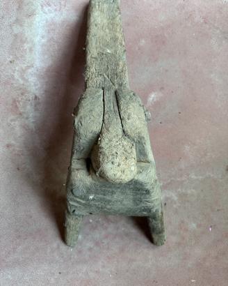 Antico sgabello per mungitura