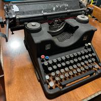 Macchina da scrivere Olivetti m40