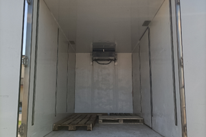 Furgone IVECO 50-c17 con cassa isotermica