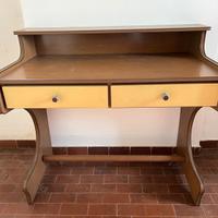 Scrivania vintage in legno 