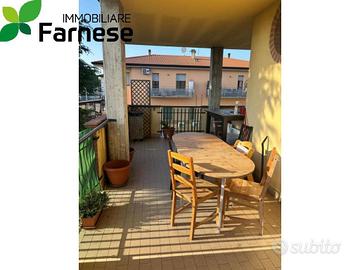 Appartamento di 100 m² con 4 locali e box auto a P