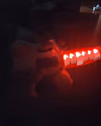 Chitarra con effetti luminosi e sonori
