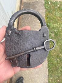 Lucchetto Grande chiave Adattata cm 16x12