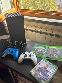xbox serie x nera con due joystick