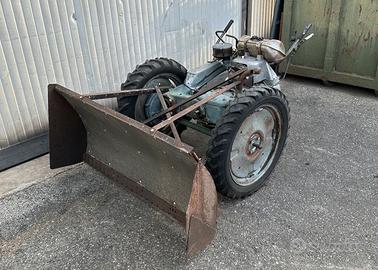 Motofalciatrice Laverda a benzina con lama da neve