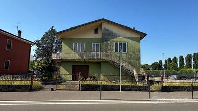 Villa di 230 m² con 5 locali e box auto doppio a S