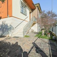 VILLA INDIPENDENTE SU QUATTRO LATI - ZONA STADIO,