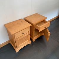 COPPIA COMODINI IN  LEGNO MASSELLO CERATO