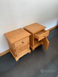 COPPIA COMODINI IN  LEGNO MASSELLO CERATO