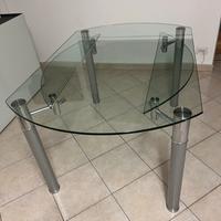 Tavolo in vetro trasformabile