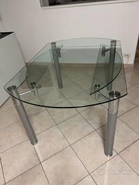 Tavolo in vetro trasformabile
