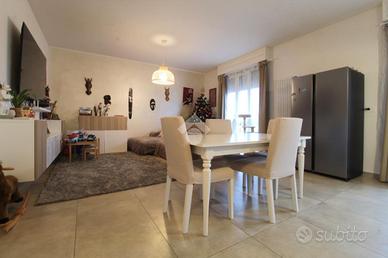 3 LOCALI A BAGNOLO IN PIANO