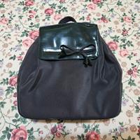 Zaino nero in tessuto e vernice – stile chic/vinta