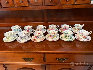 Set 12 tazze “Flower of the Month” di Royal Albert