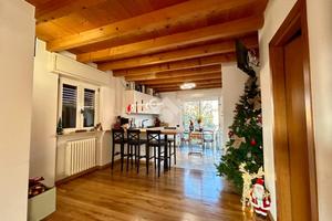 PORZIONE DI BIFAMILIARE A GORLE