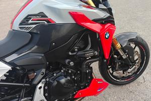 BMW F 900 R 