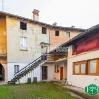 TERRATETTO BIFAMILIARE CON GIARDINO PRIVATO