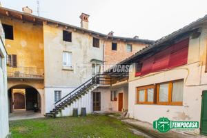 TERRATETTO BIFAMILIARE CON GIARDINO PRIVATO