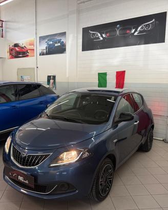 Lancia Ypsilon 1.0 FireFly 5 porte S&S Hybrid Silv