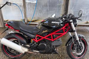 Ducati Monster 695