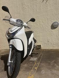 Sh Mode 125 + bauletto + parabrezza alto