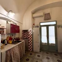 MONOLOCALE A POLIGNANO A MARE