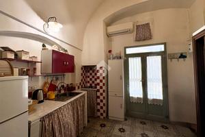 MONOLOCALE A POLIGNANO A MARE