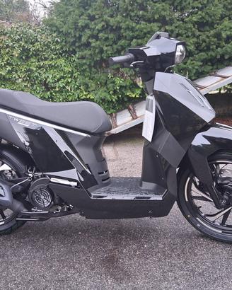 SCOOTER PEUGEOT TWEET 125cc BLACK
