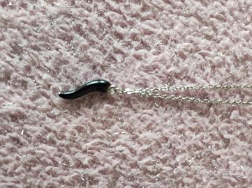 collana protettiva cornetto nero nuova