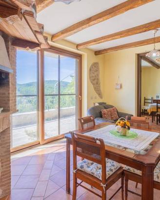 Casa indipendente di 280 m² con più di 5 locali e 