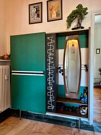 Mobile da ingresso vintage - stile anni ‘60-‘70