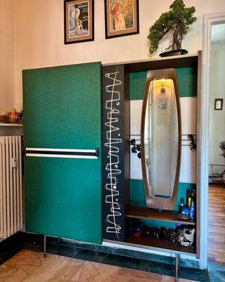 Mobile da ingresso vintage - stile anni ‘60-‘70