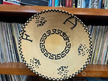 Cestino sardo in rafia