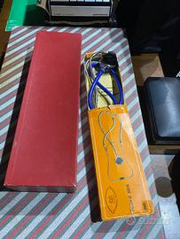 Misuratore di pressione con stetoscopio