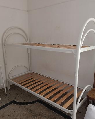 Letto a castello in ferro bianco