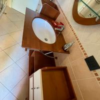 Mobile bagno e specchiera